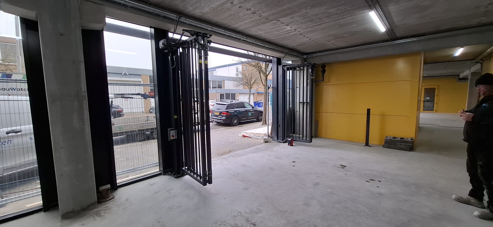 Speedgate harmonikapoort installatie bedrijfspand