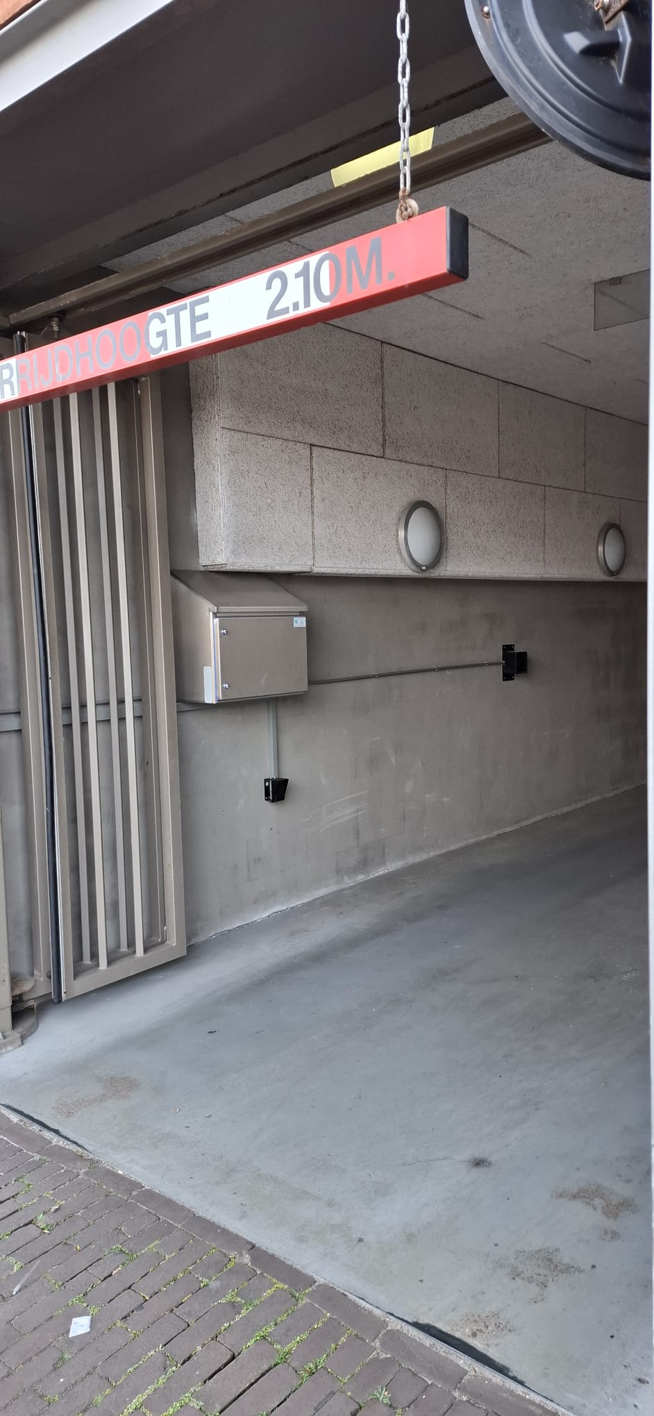 Parkeergarage hoogtebalk slagboom toegangssysteem