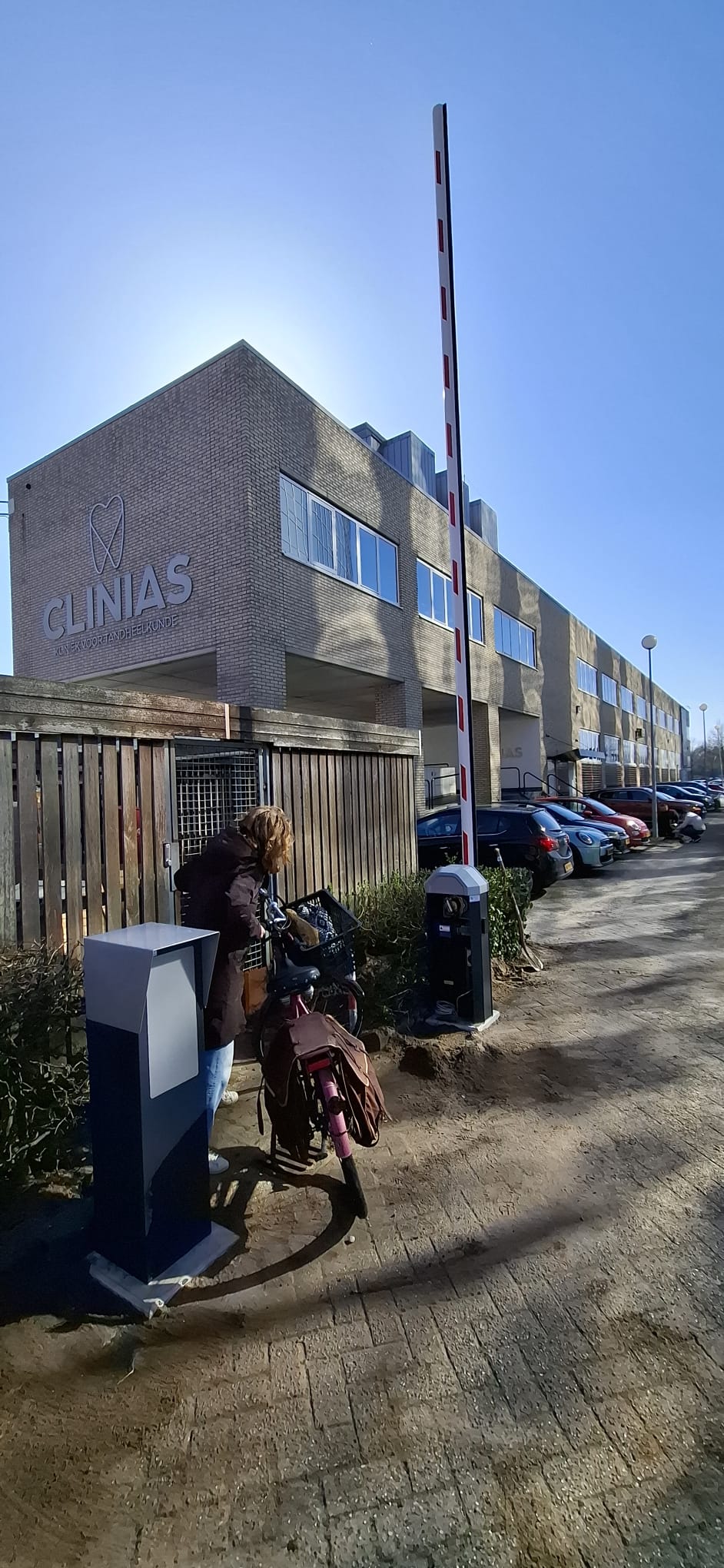 Slagboom medisch centrum Clinias toegang