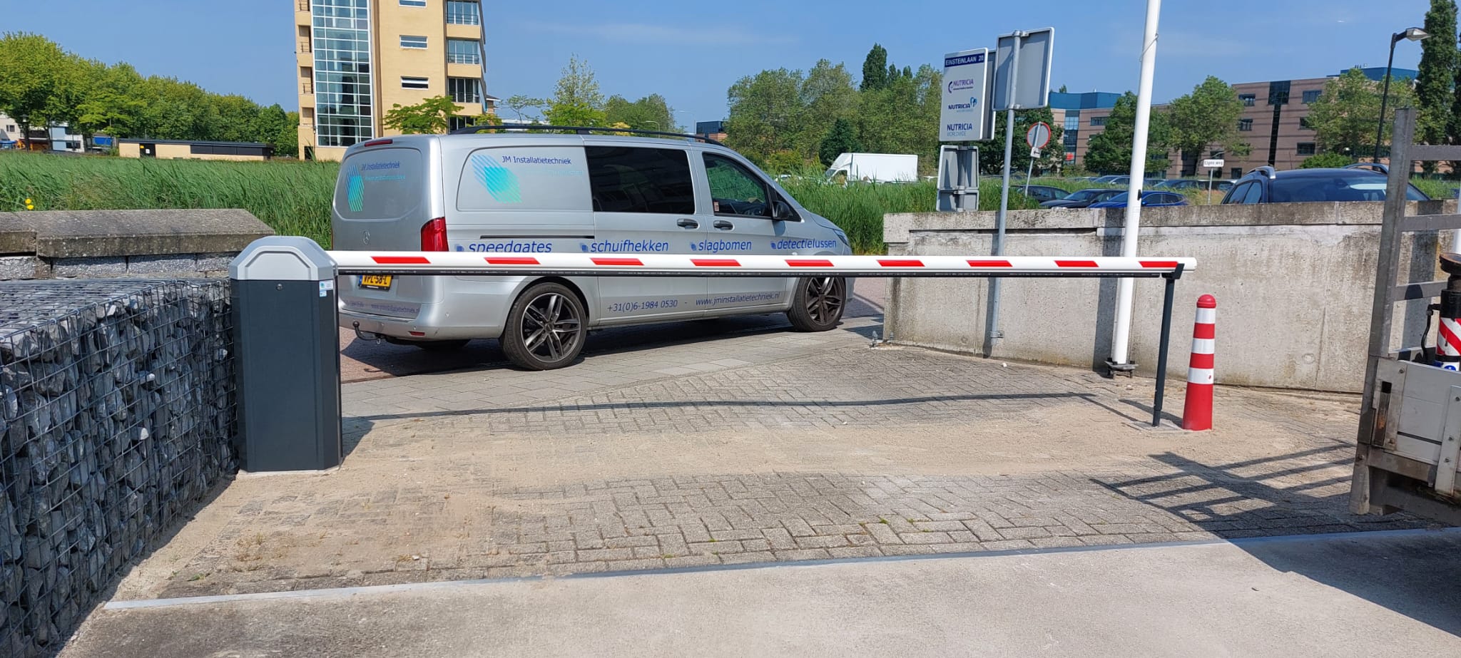 Slagboom voedingsbedrijf logistiek terrein