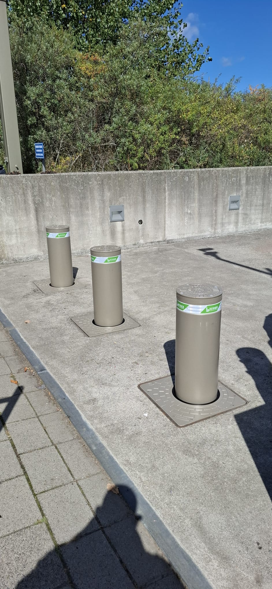 Hydraulische bollards installatie Internationaal Strafhof ICC Den Haag beveiliging
