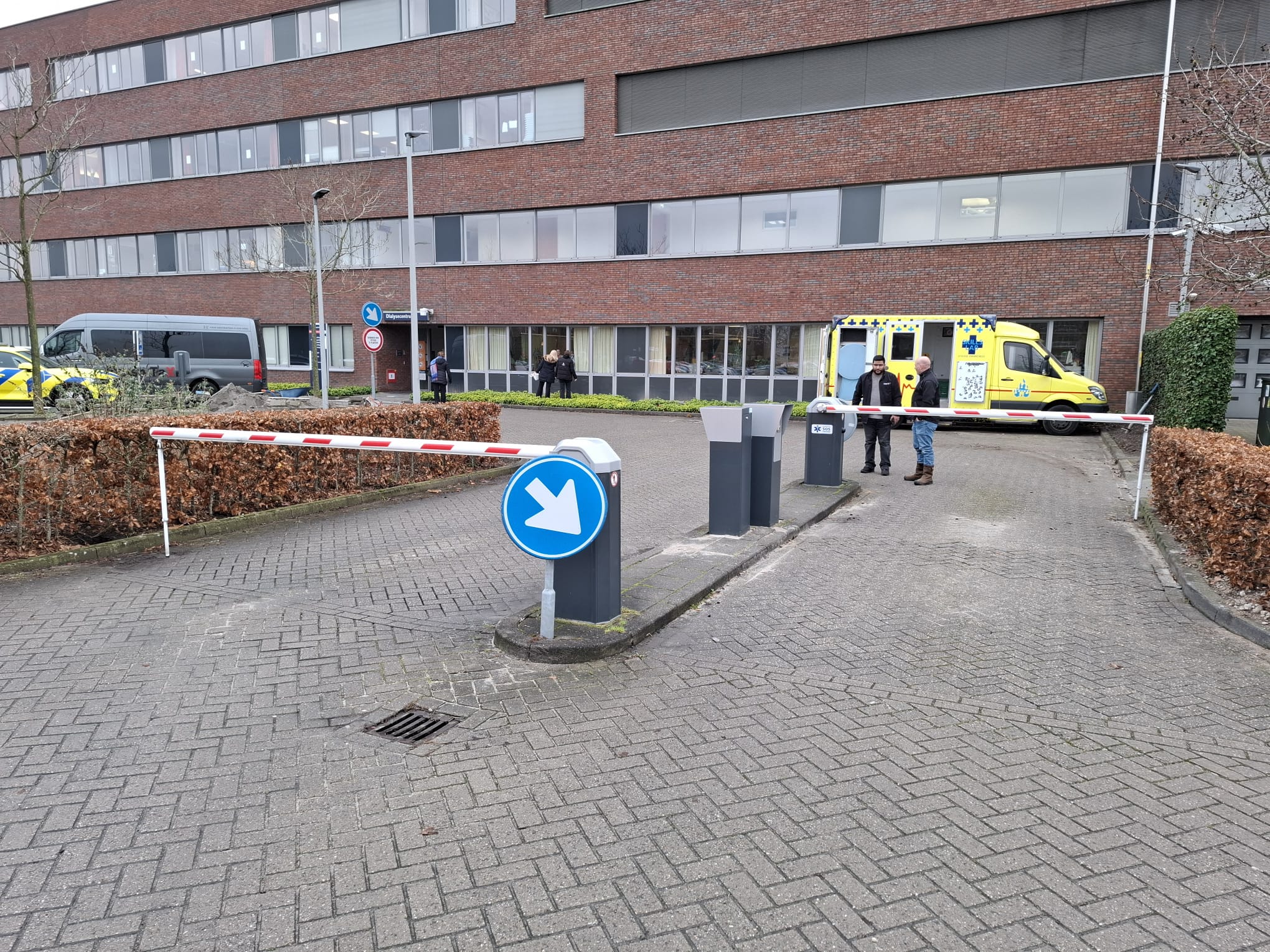 Manuele vleugelpoort vervangen door geautomatiseerde JMI vleugelpoort installatie