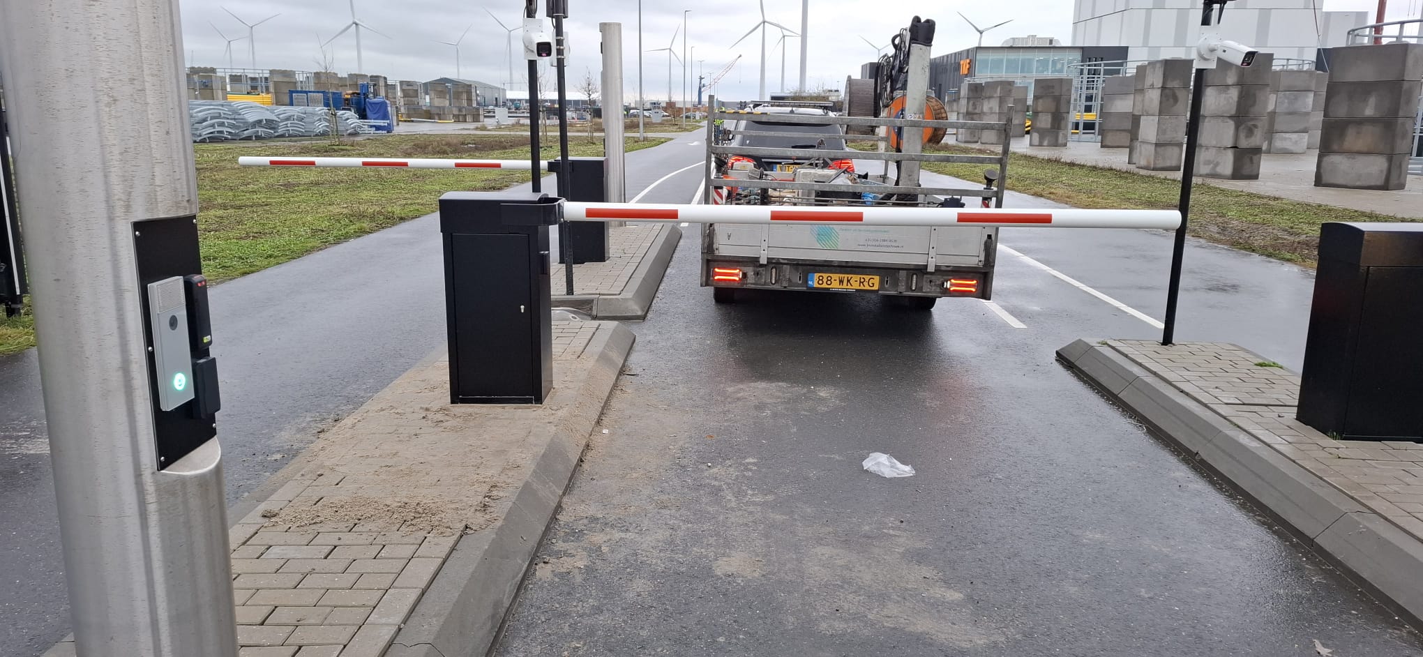 TKF Kabelfabriek slagboom toegangscontrole industrieterrein installatie