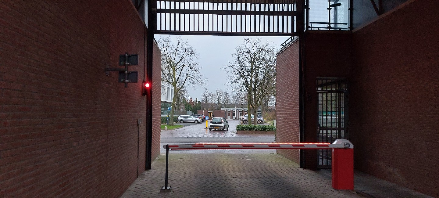 Slagboom met LED VVE Roosendaal parkeergarage