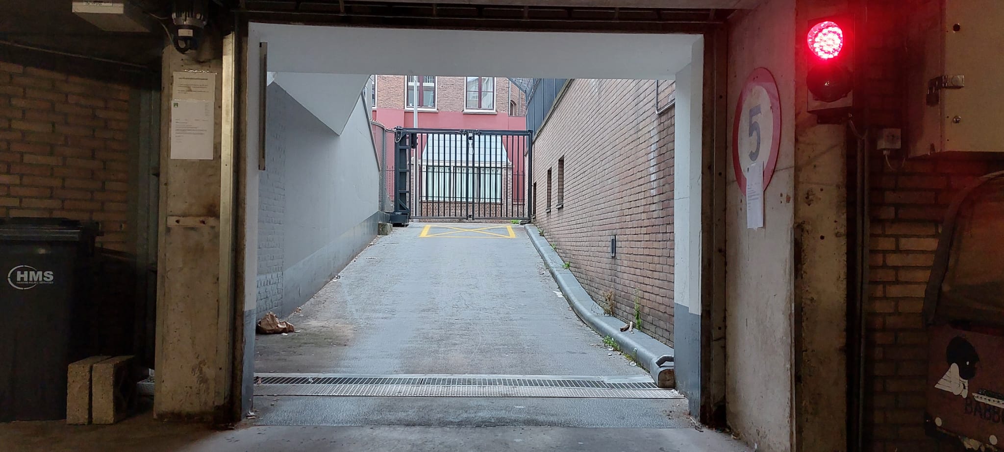 Schuifpoort toegangscontrole VVE parkeergarage Den Haag