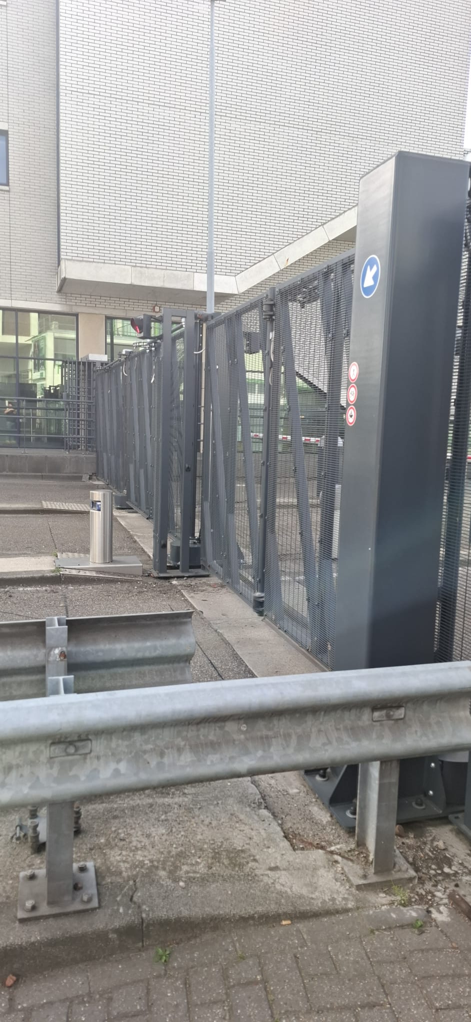 Speedgates slagbomen schuifpoort gemeentewerf Rotterdam
